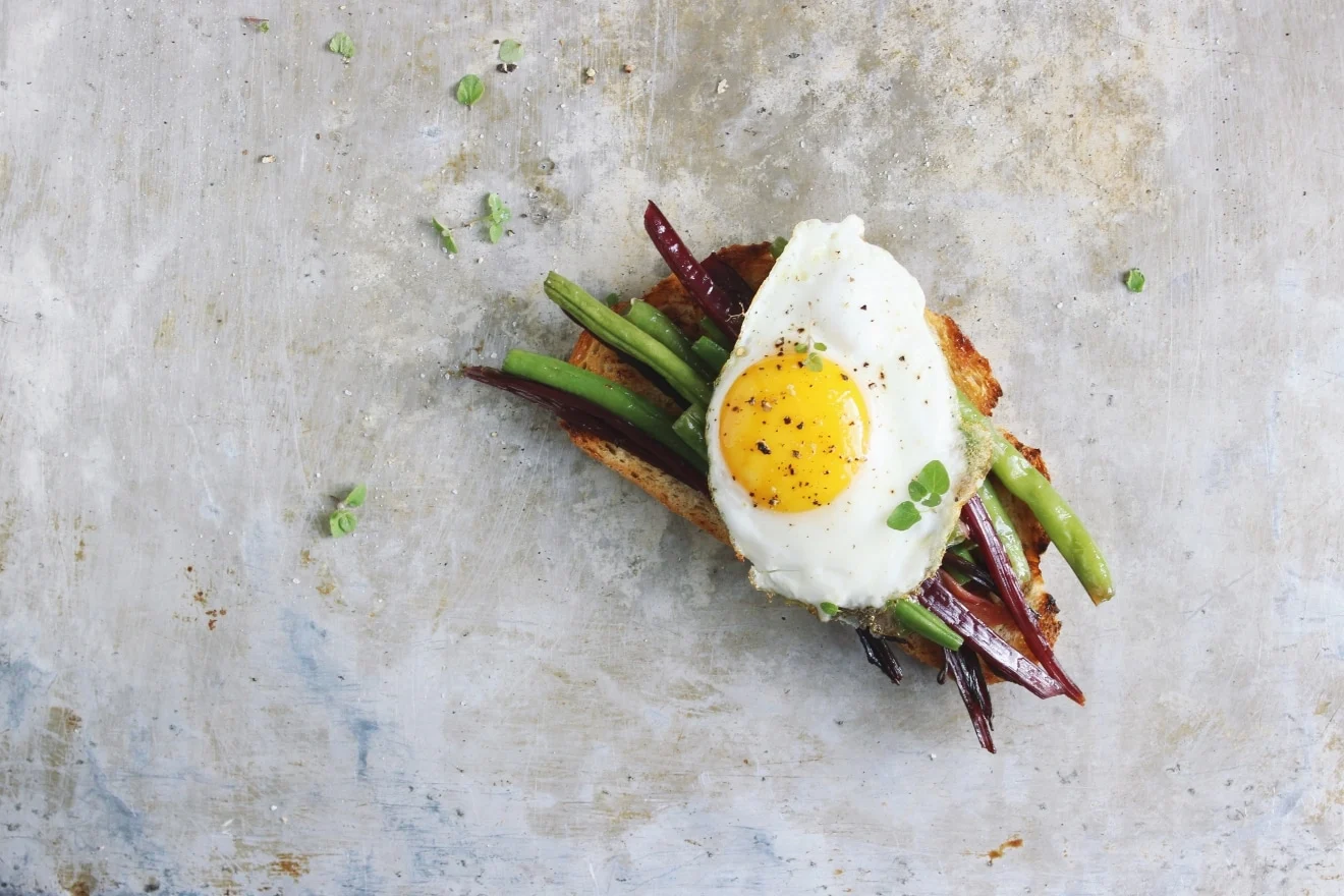 https://withfoodandlove.com/wp-content/uploads/2014/06/green-bean-egg-sandwich-2.jpg.webp