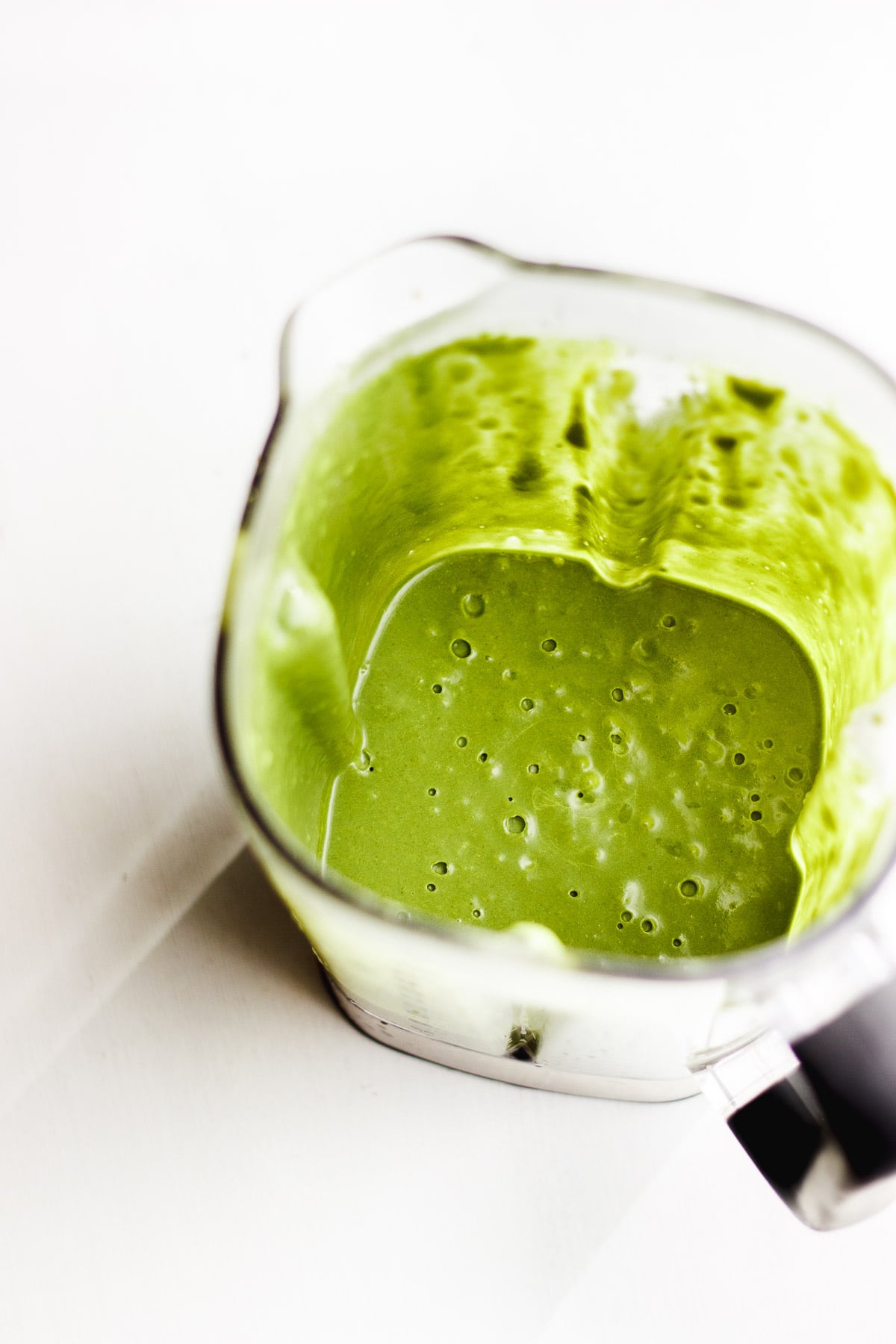 matcha shake in a blender