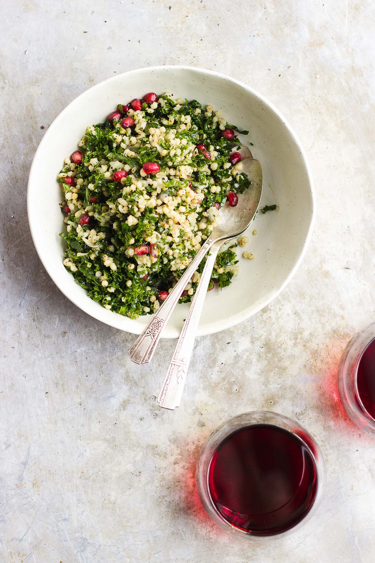 Sorghum Tabbouleh Salad with Clementine Thyme Dressing | Vegan, gluten-free sorghum tabbouleh salad. This winter tabbouleh salad is built with hearty greens, and a punchy citrusy-thyme dressing. 