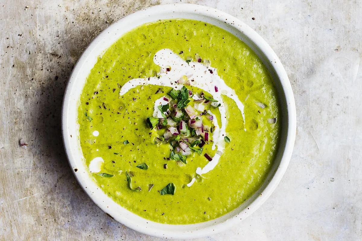 creamy vegan broccoli soup