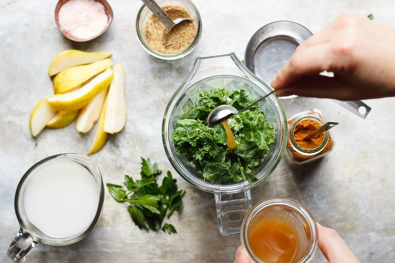 green smoothie with apple cider vinegar