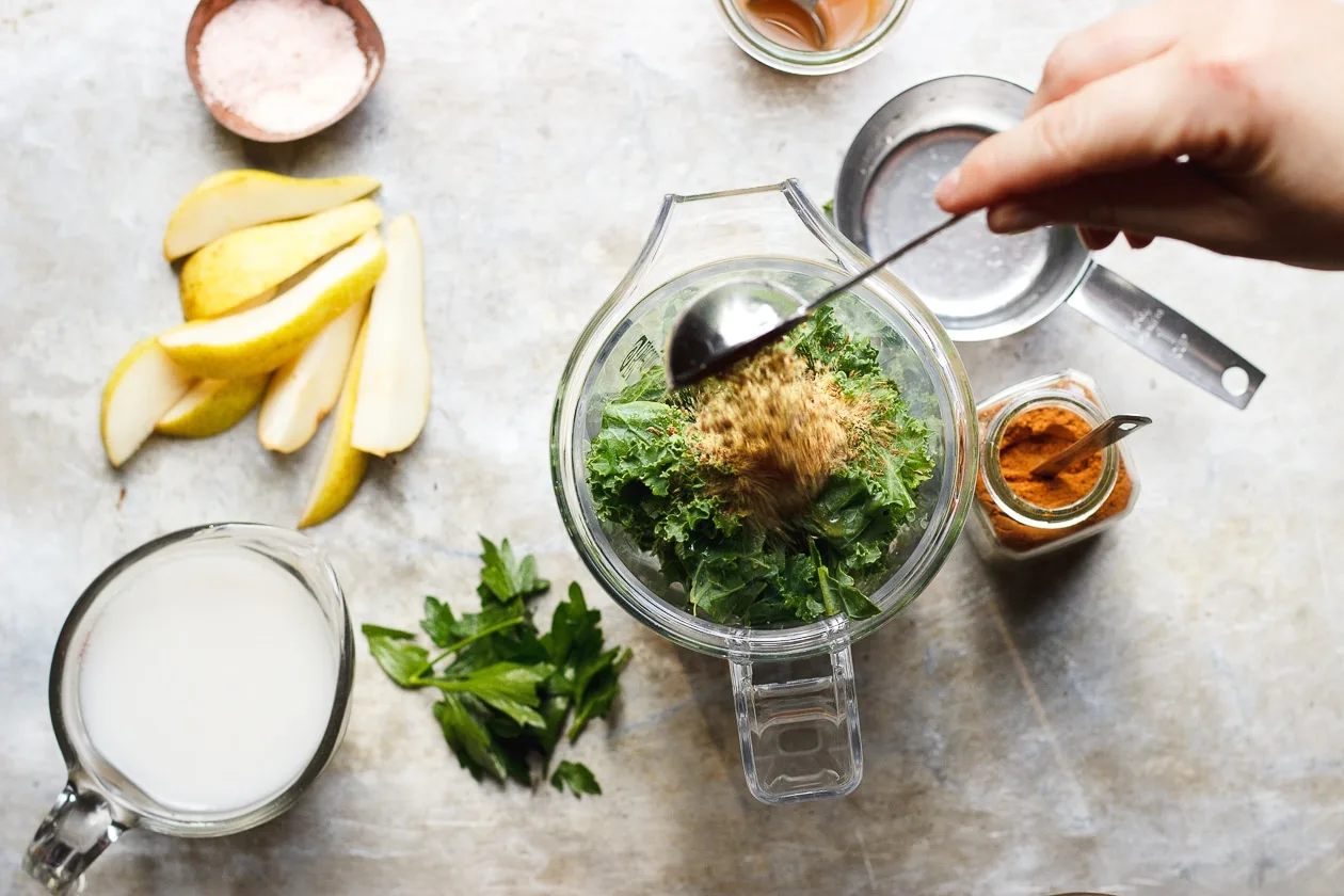 green smoothie with flax seed