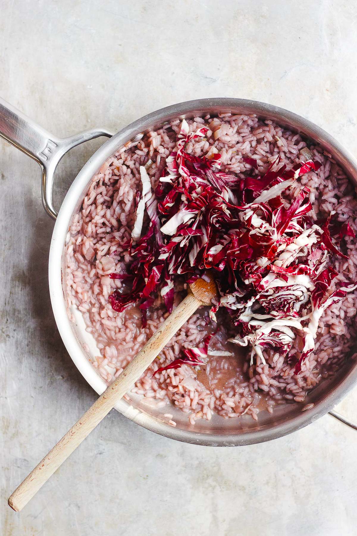 red wine radicchio risotto in pan
