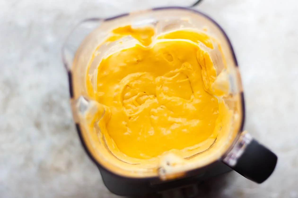 mango pudding in a blender