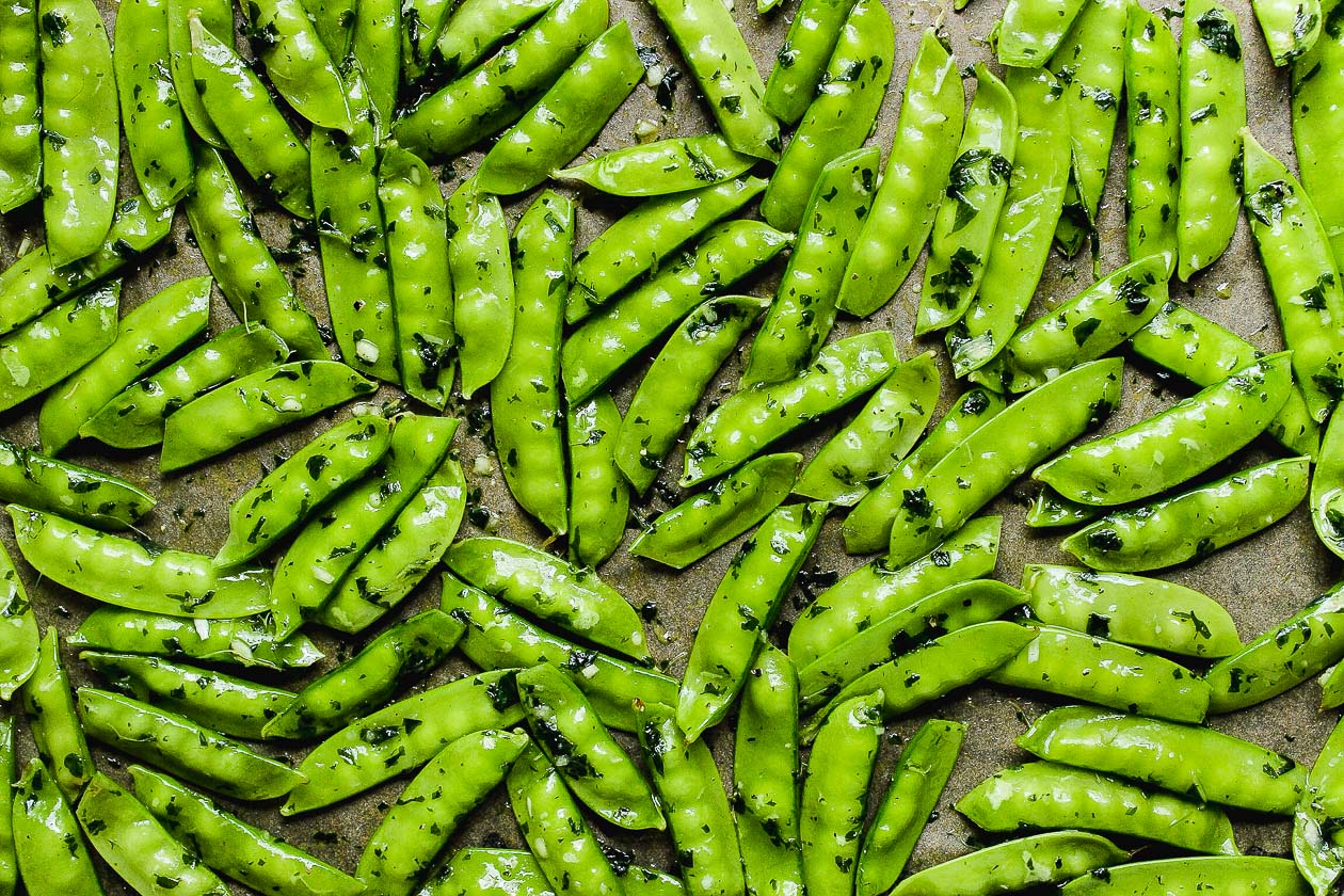 raw sugar snap peas with mint