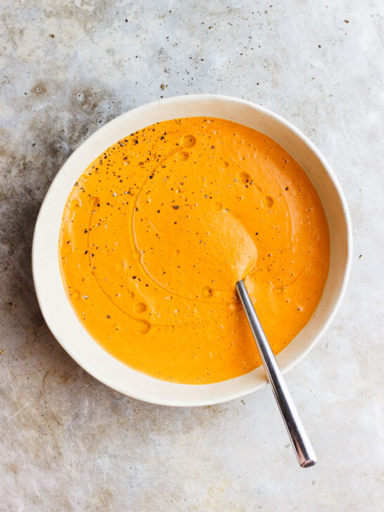 Creamy Roasted Red Pepper Bisque | A vegan, dairy-free, creamy roasted red pepper bisque. A cashew-based bisque with deep, roasted, sweet flavors of red pepper and onion.