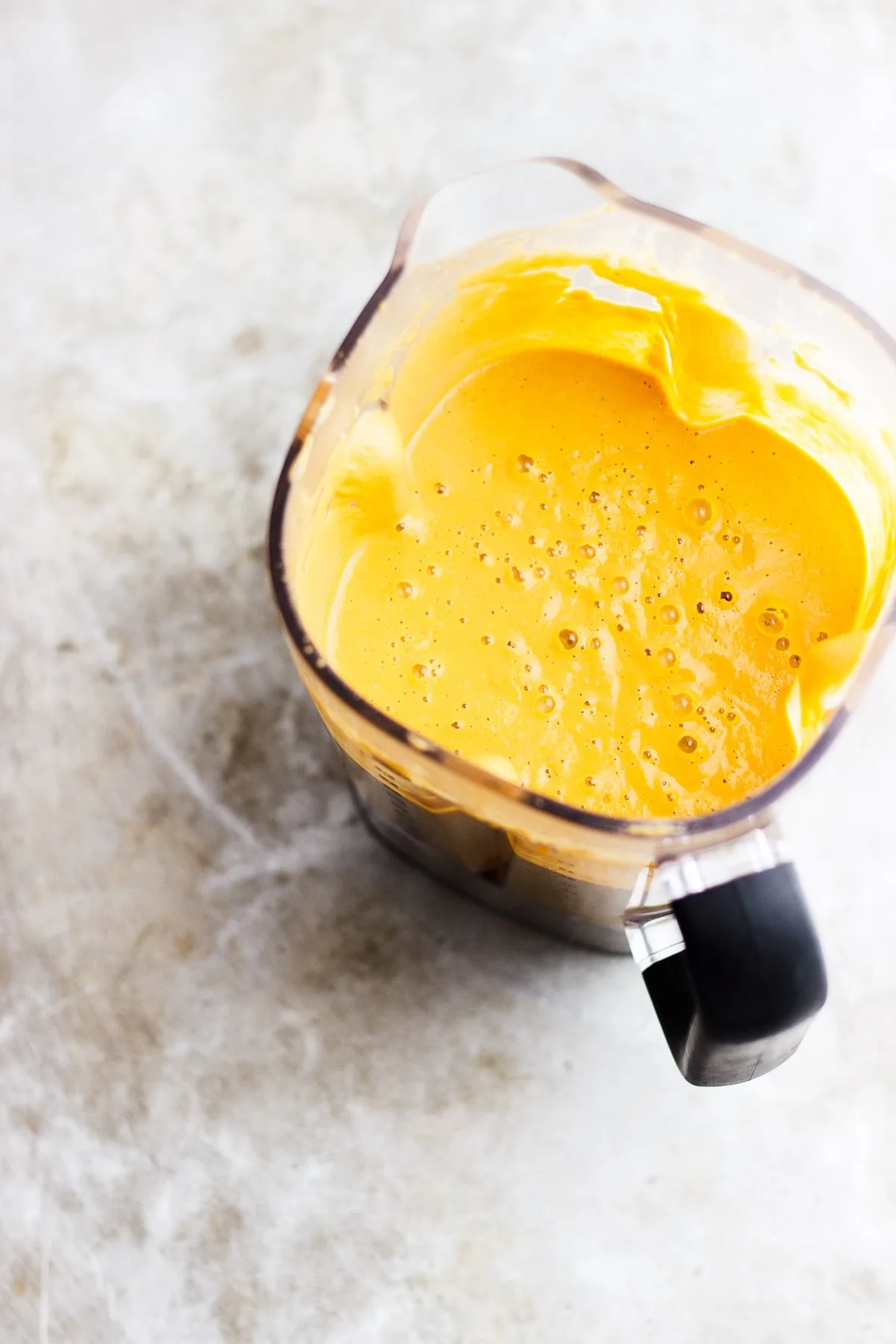 carrot soup in a blender