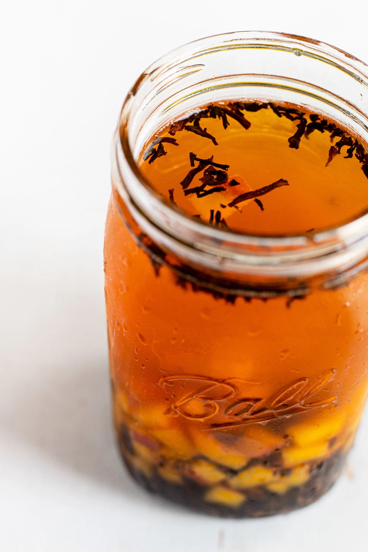 cold brew peach black tea in jar