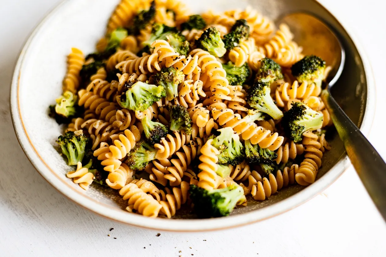 lemon pepper broccoli with pasta 