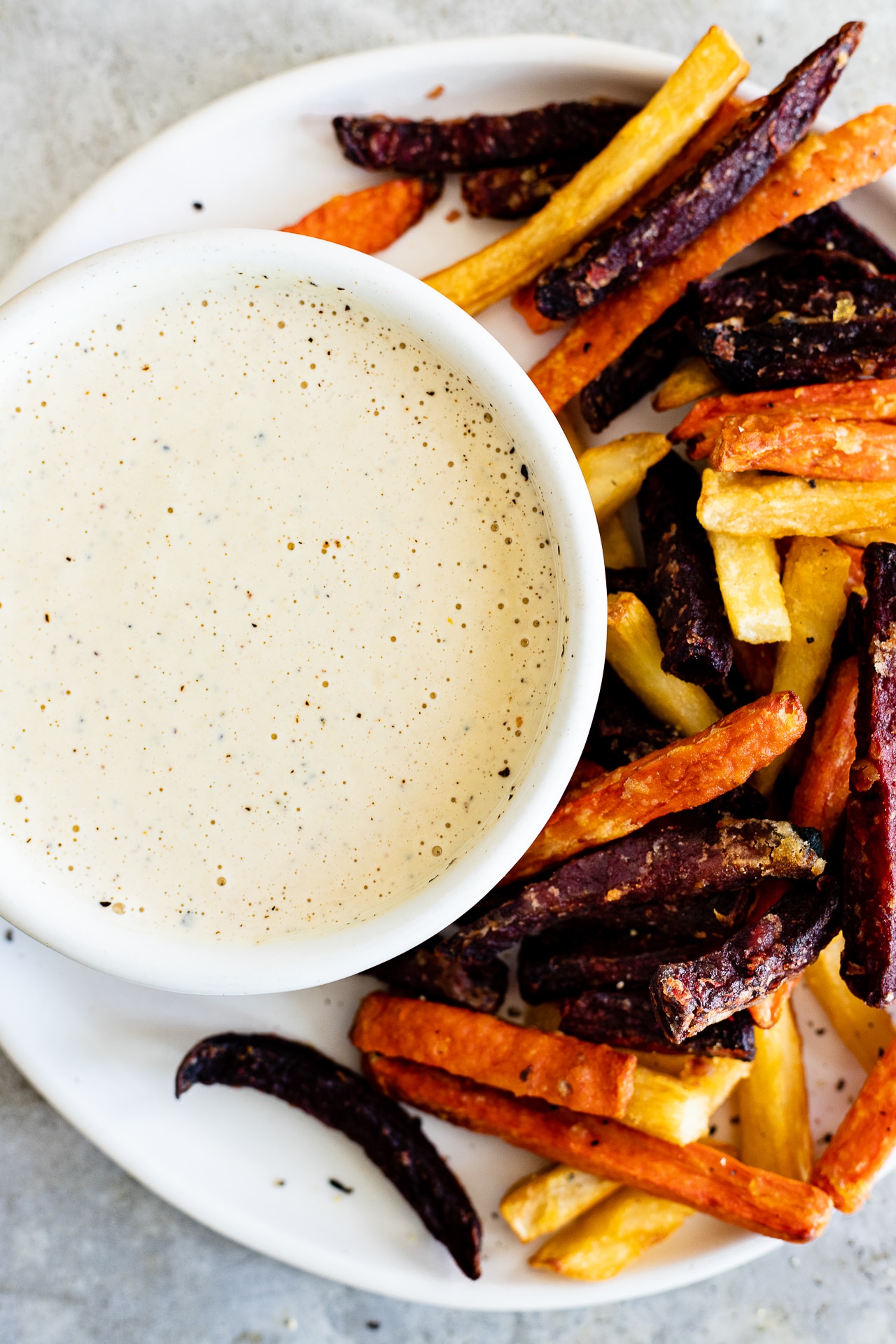 garlic tahini cream sauce with fries